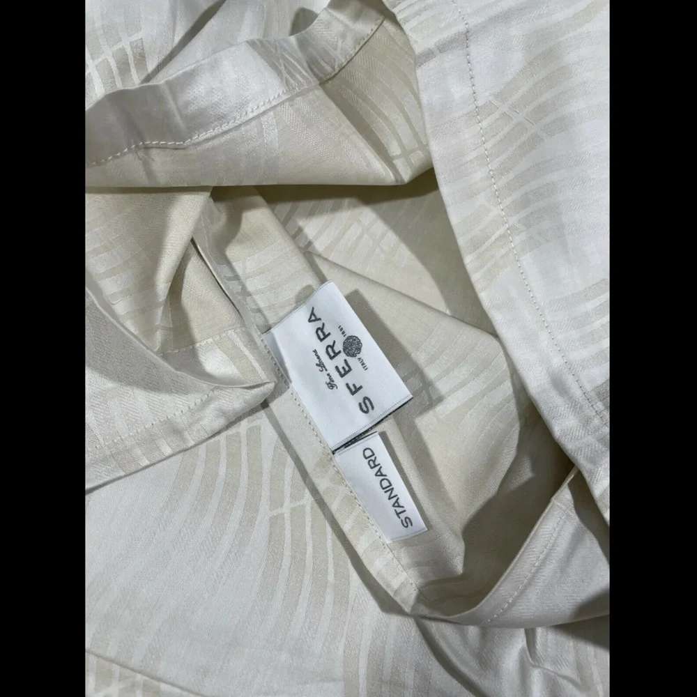 NIB SFERRA Vissio [ 1 Standard ] Pillow Sham in Champagne [ 21‎ x 26 ]